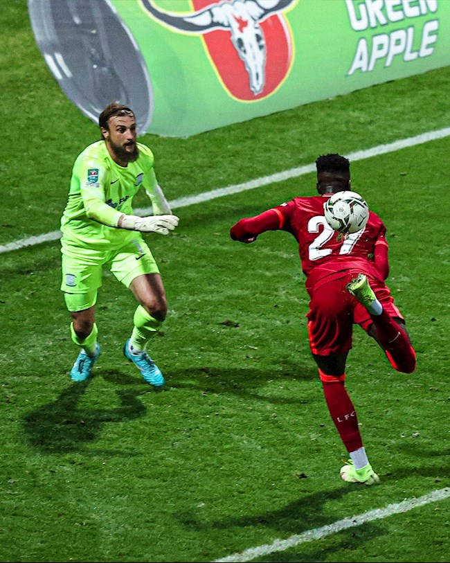 Divock Origi lập siêu phẩm trước Preston