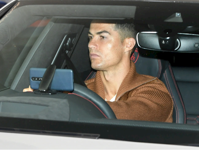 CR7 không thể vui khi trải qua chuỗi 4 vòng đấu không ghi bàn ở Ngoại hạng Anh