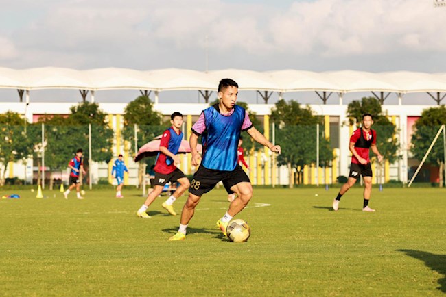 Hùng Dũng tái xuất sân cỏ, gửi tín hiệu đáng mừng đến HLV Park Hang Seo?