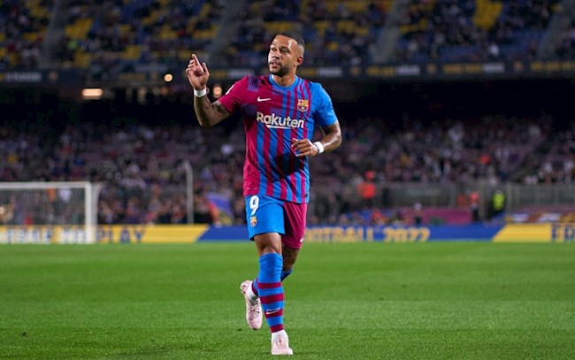 Depay mở tỷ số trận đấu nhưng sau đó bỏ lỡ vài cơ hội ăn bàn mười mươi Depay mở tỷ số trận đấu nhưng sau đó bỏ lỡ vài cơ hội ăn bàn mười mươi