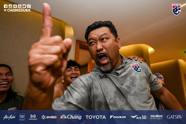 ĐT U23 Thái Lan ăn mừng đầy phấn khích sau khi được tham dự VCK U23 châu Á