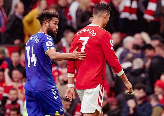 Andros Townsend muốn có chiếc áo của Ronaldo