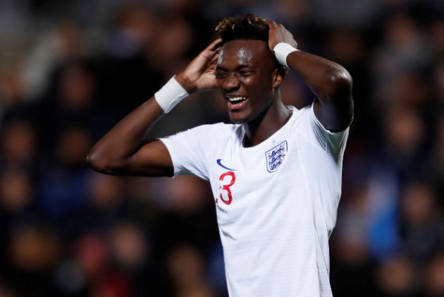 Tammy Abraham được gọi trở lại ĐT Anh Tammy Abraham được gọi trở lại ĐT Anh
