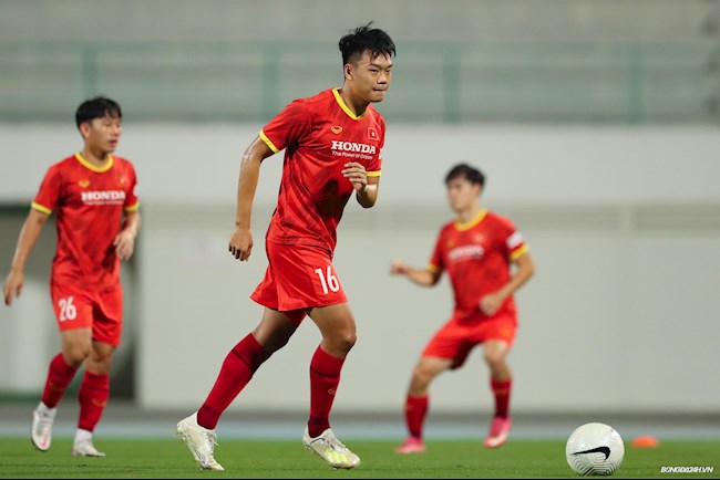 VIDEO: Thành Chung bỏ lỡ cơ hội ghi bàn đáng tiếc