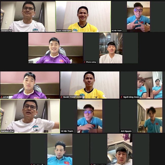 HLV Kiatisak dặn dò Công Phượng và dàn sao HAGL hình ảnh