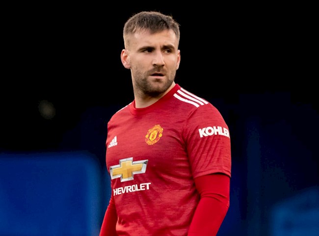 Luke Shaw chơi không tốt trước Everton Luke Shaw chơi không tốt trước Everton