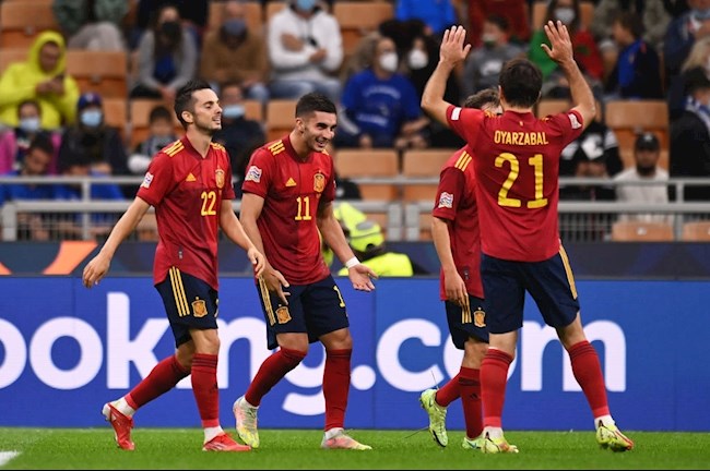 Lại là Ferran Torres nâng tỷ số lên 2-0