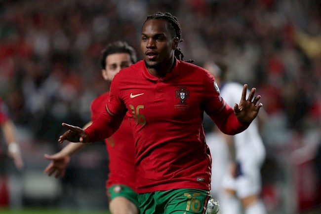 Renato Sanches mở tỷ số từ rất sớm Renato Sanches mở tỷ số từ rất sớm