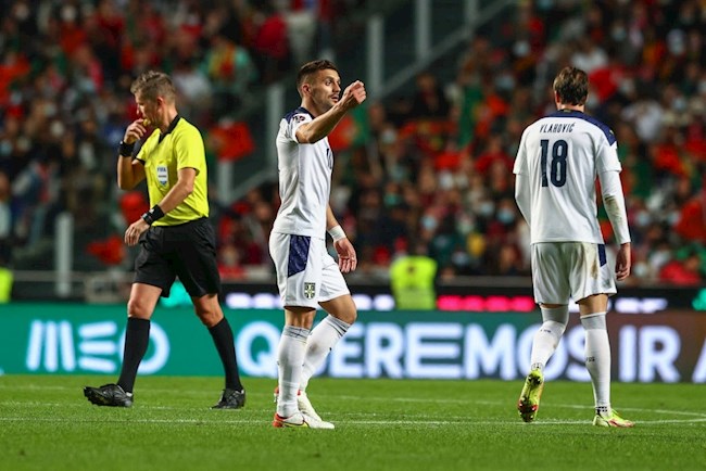 Dusan Tadic gỡ hòa cho Serbia Dusan Tadic gỡ hòa cho Serbia