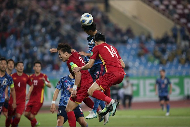 Hàng thủ ĐT Việt Nam nhiều lần lao đao vì không hỗ trợ được lẫn nhau Hàng thủ ĐT Việt Nam nhiều lần lao đao vì không hỗ trợ được lẫn nhau