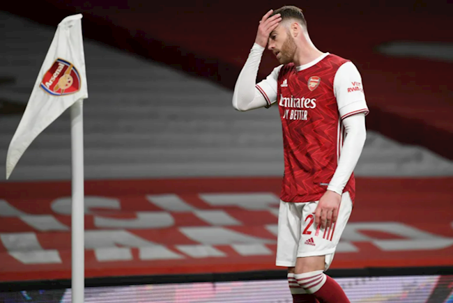 Everton muốn có Calum Chambers