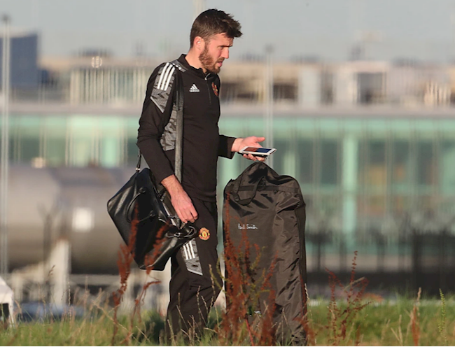 Carrick được bổ nhiệm làm HLV tạm quyền của MU