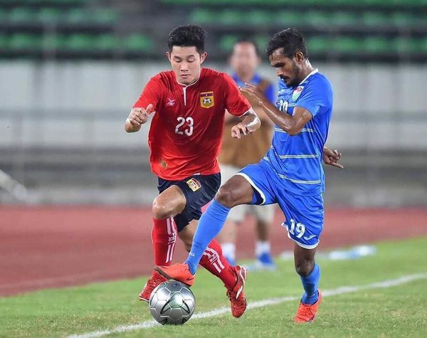 Tiền vệ tuyển Lào Tiền vệ tuyển Lào