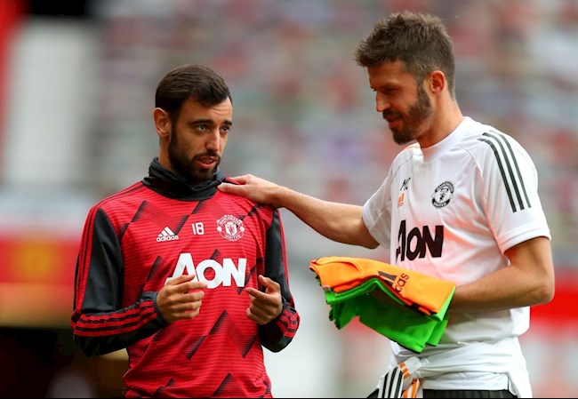 Bruno dẻo miệng lấy lòng Carrick