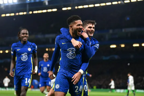 Reece James nâng tỷ số lên 2-0