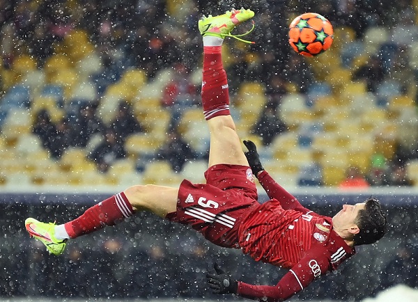 Siêu phẩm trong tuyết của Lewandowski