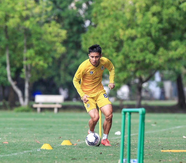 Hùng Dũng miệt mài tập luyện tại CLB Hà Nội