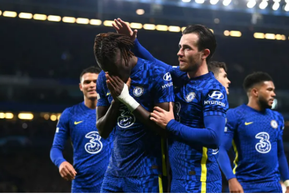 Trevoh Chalobah mở tỷ số cho Chelsea