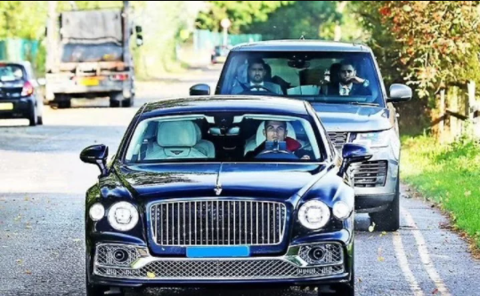 Sergio và Jorge Ramalheiro luôn đi bên cạnh bảo vệ Ronaldo