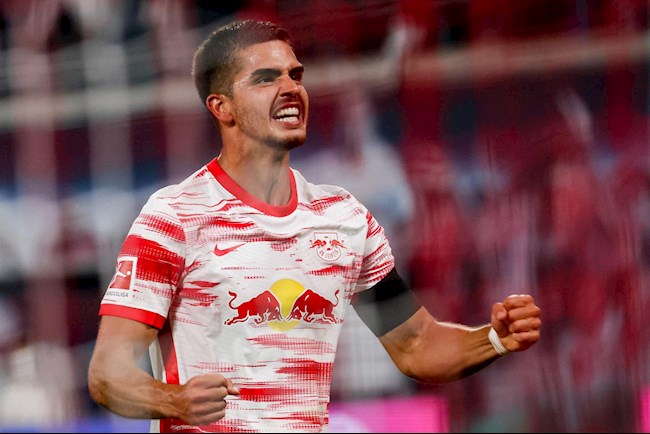 MU nhắm Andre Silva thay Cavani