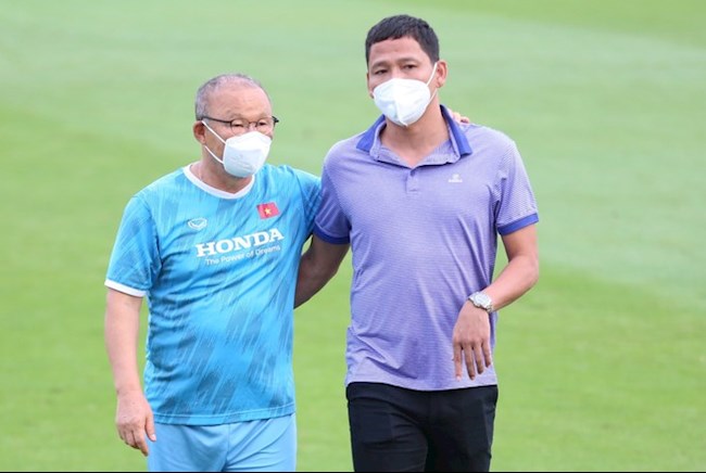 “Người hùng AFF Cup” bất ngờ xuất hiện tại buổi tập của ĐT Việt Nam