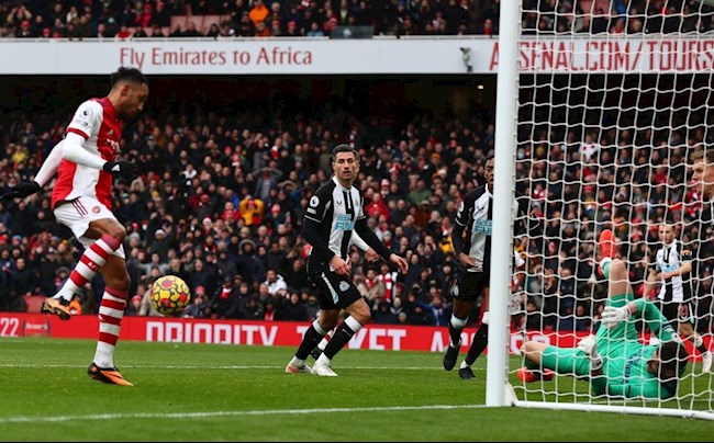 Tình huống Aubameyang bỏ lỡ trước Newcastle Tình huống Aubameyang bỏ lỡ trước Newcastle