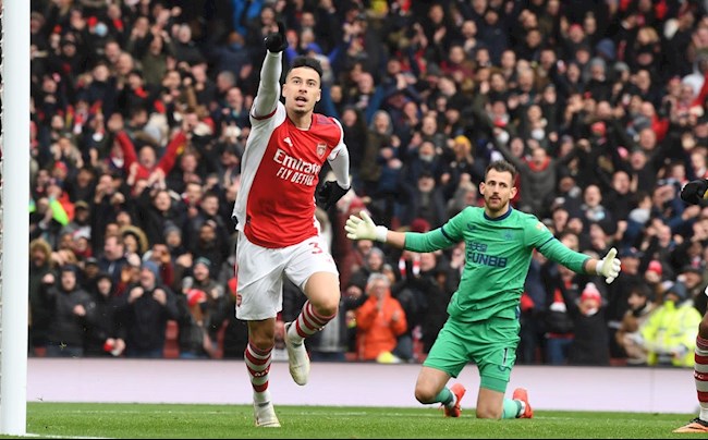 Martinelli nhận mưa lời khen sau khi ghi bàn đầu tiên mùa này