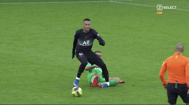 Neymar dính chấn thương kinh hoàng hình ảnh Neymar dính chấn thương kinh hoàng hình ảnh