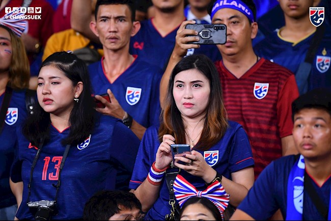 CĐV Thái Lan được tới Singapore xem AFF Cup