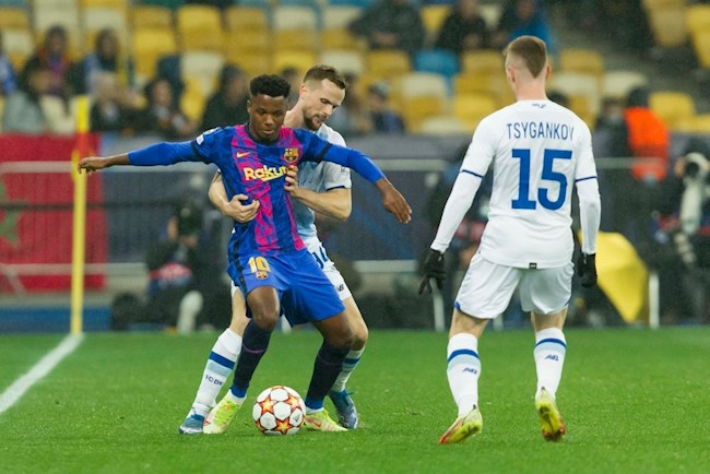 Ansu Fati và đồng đội bất lực trong hiệp 1