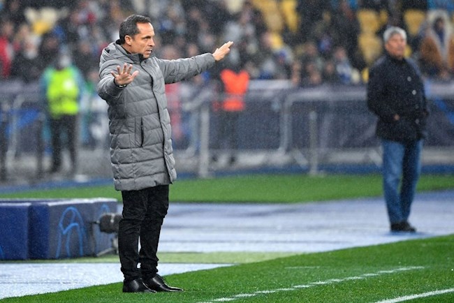 HLV tạm quyền Sergi Barjuan đã có chiến thắng đầu tay cùng Barca