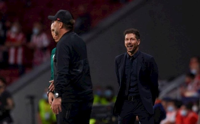 Mặc chỉ trích, Simeone tuyên bố vẫn sẽ không bắt tay Klopp