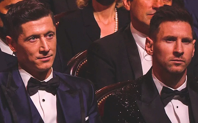 Fan e ngại Lewandowski trút giận lên Barca