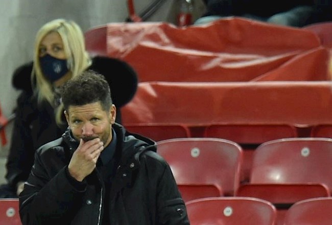 Nói là làm, HLV Diego Simeone tiếp tục từ chối bắt tay Jurgen Klopp