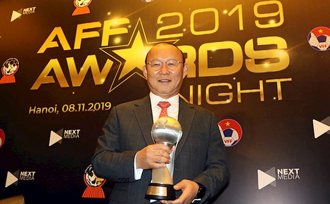 Ngày này năm xưa: HLV Park Hang Seo nhận giải thưởng cao quý