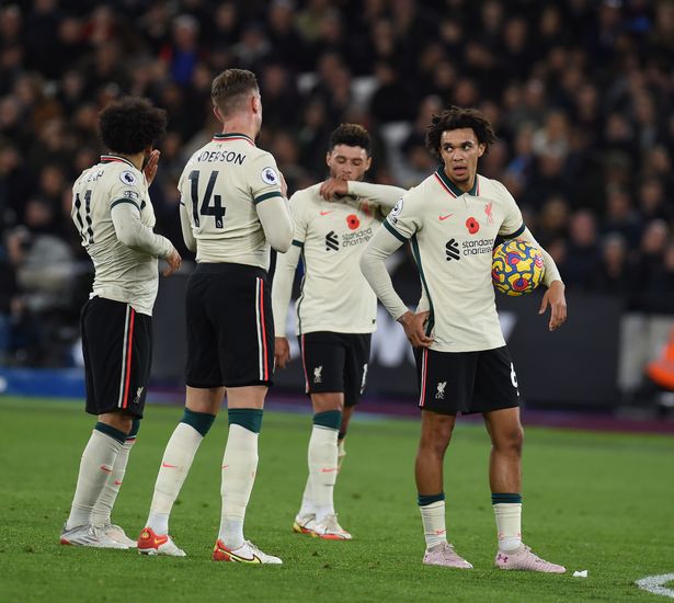 Trent Alexander-Arnold nhắn gửi đến các đồng đội ở Liverpool
