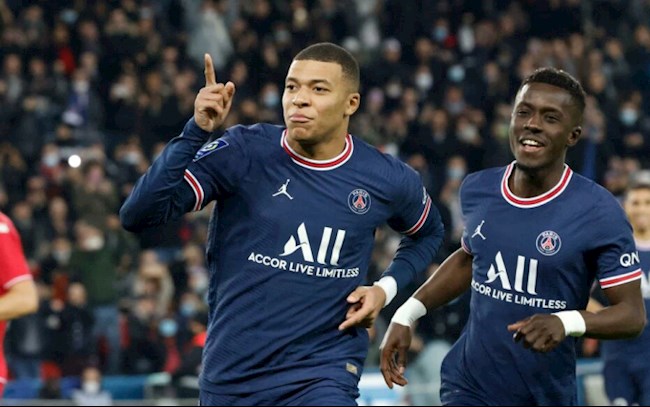 Mbappe tỏa sáng với cú đúp
