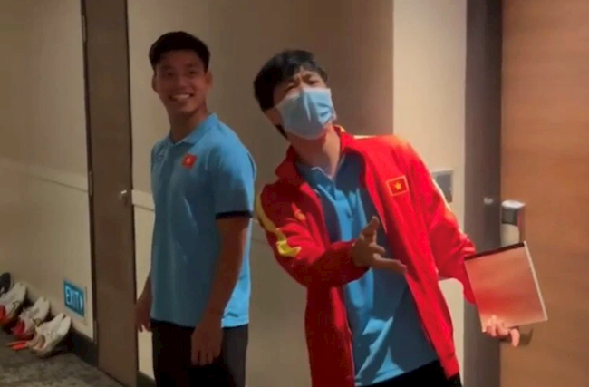 Công Phượng phá hit Bước qua nhau của Vũ