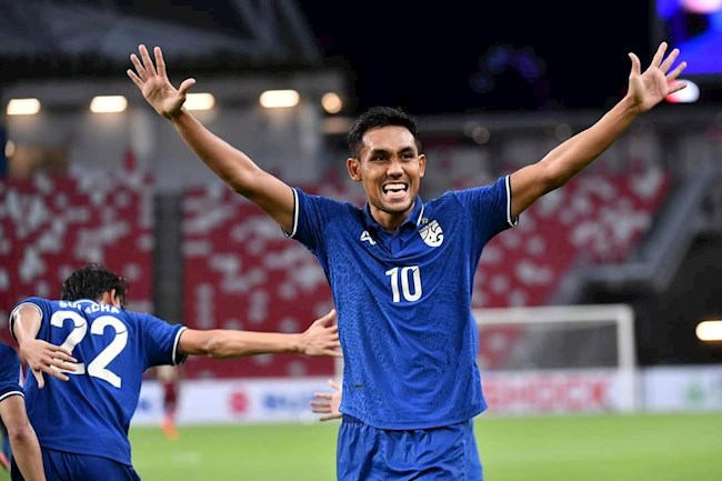 Teerasil Dangda đi vào lịch sử AFF Cup hình ảnh
