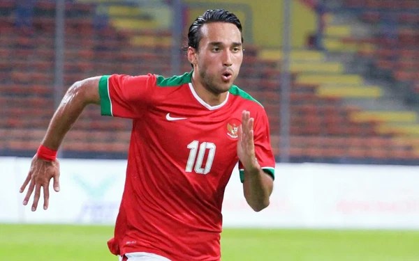 Ezra Walian Ezra Walian