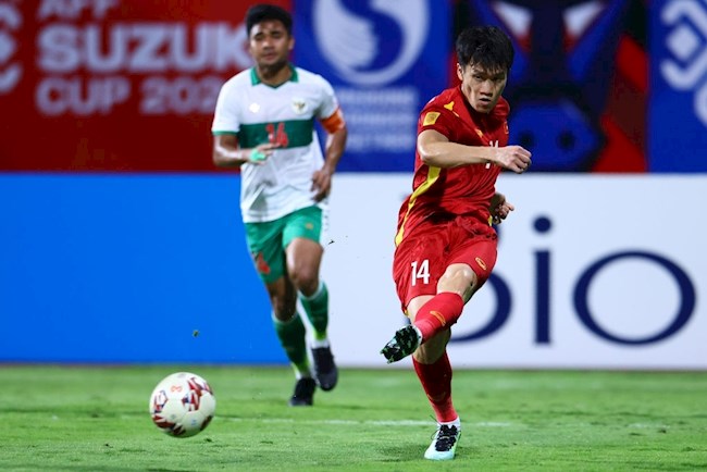 Tiền vệ Thái Lan trực tiếp nhắn tin rủ Hoàng Đức sang Thai League