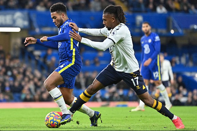 Chelsea cố gắng tìm kiếm bàn thắng