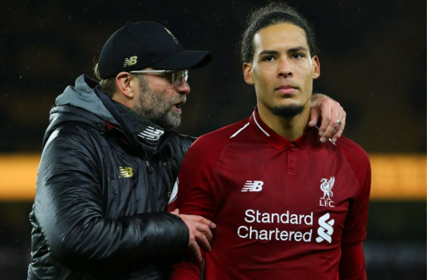 Van Dijk vắng mặt trước Newcastle vì Covid-19