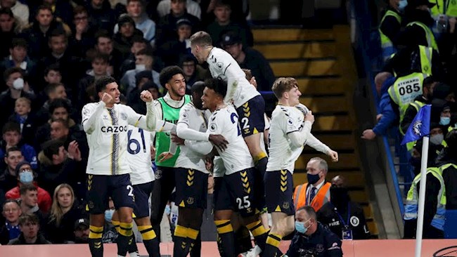 Everton cầm hòa Chelsea 1-1