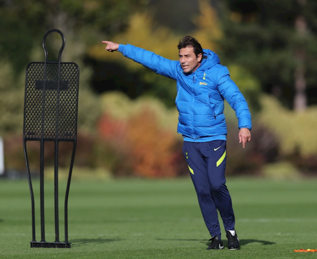 HLV Conte xác nhận Tottenham phải tập luyện với ma-nơ-canh
