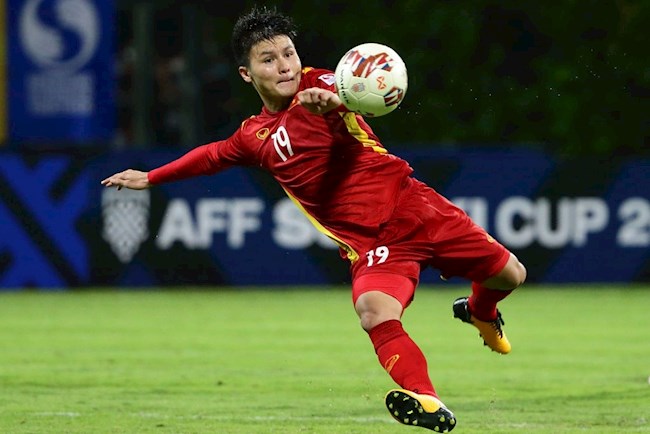 VIDEO: Quang Hải đá phạt uy hiếp khung thành Thái Lan