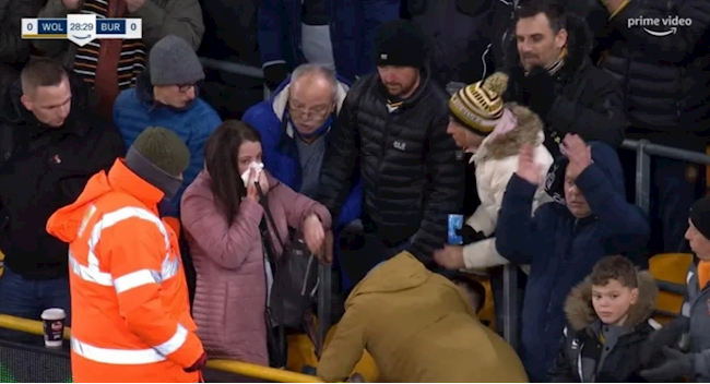CĐV nữ chảy máu ở trận đấu giữa Wolves và Burnley
