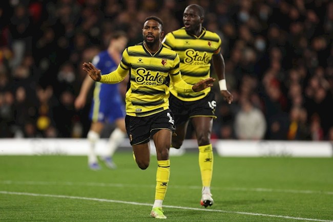 Chủ nhà Watford gỡ hòa 1-1 vào cuối hiệp 1