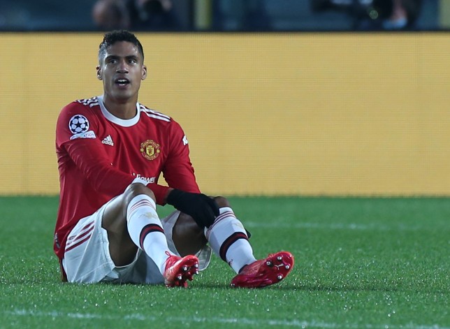 Michael Carrick cập nhật tình hình của Raphael Varane