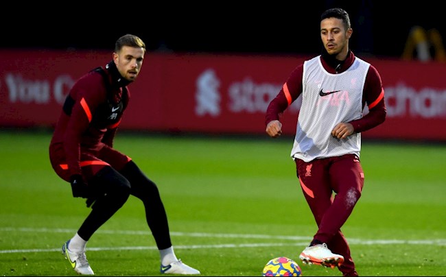 Vì sao Liverpool mất Thiago và Henderson trước Tottenham?